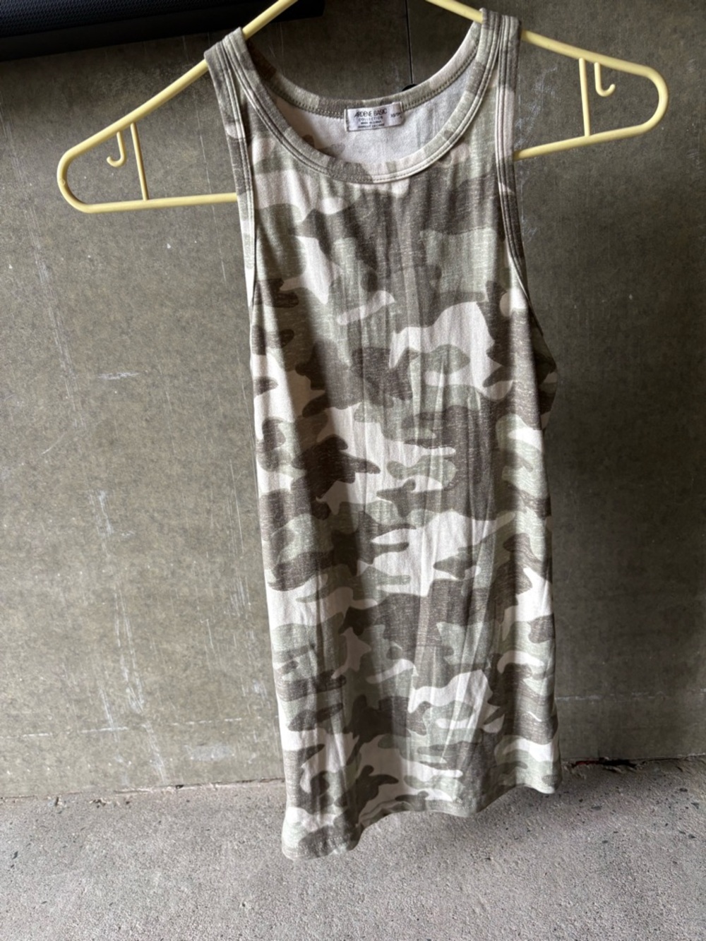 Camo Tank Top - Sleeveless Crew Neck